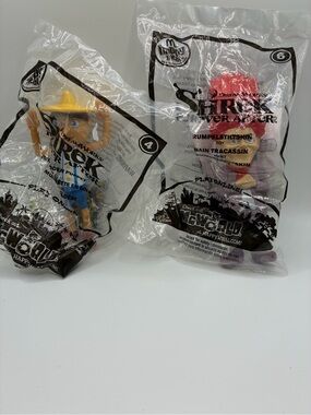 Shark Water Warriors Water Blasters Set Yellow & Purple NWT